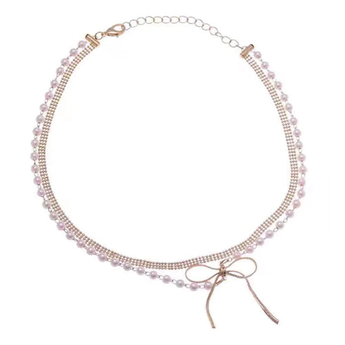 Women's Layered Look Necklace With A Bow