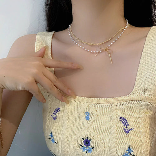 Women's Layered Look Necklace With A Bow